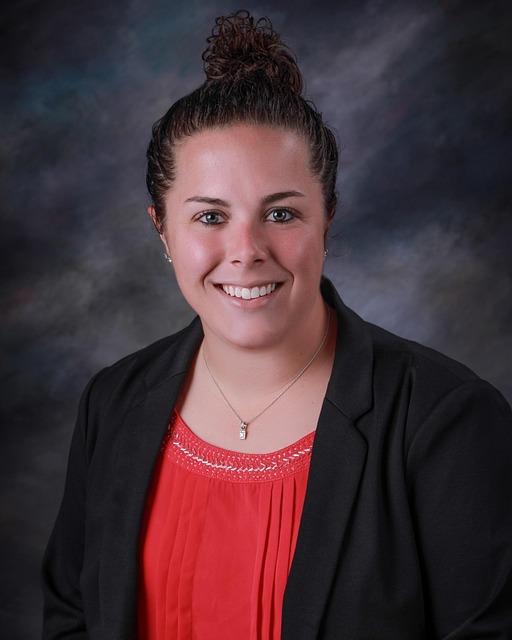 professional headshot of senior financial analyst in London office